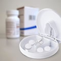 Pikkukuva 5 / 5: 2 kpl Pill Cutter, Kannettava Pyöreä Pill Splitter Terällä Ja Säilytyksellä