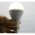 Miniatyrbillede 5 af 5: 12W LED Nødlys Pære med Batteribackup