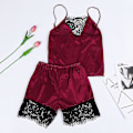 Miniatyrbilde 3 av 5: Erottisk Lingeri for Kvinner - Blonder Pyjamassett med Ermeløs Satin Cami Topp