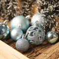 Miniatyrbilde 3 av 3: Julekulesett med anti-knusbar pynt, stjerne og krans