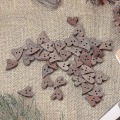 Miniatyrbilde 3 av 5: 100 stk Trehjerte-knapper Hjerte-malingknapper 2 hull Sy Scrapbooking-knapper For DIY Sy Håndverk Laging For Valentinsdag, Morsdag-y