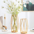 Miniatyrbilde 3 av 5: Gullvase, dekorasjoner for stue Vase for blomster og planter A