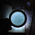 Miniatyrbillede 3 af 5: 30x 60x Læseforstørrelsesglas, Genopladeligt Oplyst Forstørrelsesglas Med 33 LED'er, Forstørrelsesglas Med