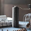 Miniatyrbilde 1 av 4: Hånddrevet kaffekvern med lang håndtak, rustfritt stål