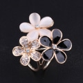 Miniatyrbillede 2 af 5: Sjalspænde Krystal Metal Blomster Sjal Ring Sjalspænde Tilbehør (hvid+sort)(10stk)