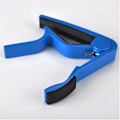Miniatyrbillede 4 af 5: Guitar Capo til Akustiske og Elektriske Gitarer Trigger Capo Hurtig Skift 6 Strengs Guitar Capo (blå) (1 stk