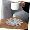 Pikkukuva 8 / 8: Lumihiutalealusetit Jouluhuopasetti 8 kpl Kupinaluset Lumihiutale-design Lämmönaluset Keittiöön