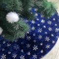 Miniatyrbild 3 av 5: Julgransskjort i plysch, bottenkudde, semesterdekoration