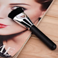 Pikkukuva 2 / 5: Pro Face Flat Contour Meikkisivellin Puinen Kahva