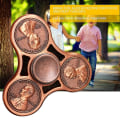Miniatyrbillede 2 af 5: Finger Anti-stress med Leje Trekant Mønt Drejelig Dart Finger Spinner