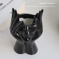 Miniatyrbillede 2 af 4: Keramisk Vase i Kropsform til Stue og Borddekoration
