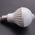 Miniatyrbilde 3 av 5: E27 LED-pære med bevegelsessensor Lys LED PIR bevegelsessensor Lampe Globe Pære Lys Lampe, 9w