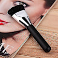 Pikkukuva 1 / 5: Pro Face Flat Contour Meikkisivellin Puinen Kahva