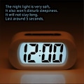 Miniatyrbild 3 av 3: Mini väckarklocka, enkel väckarklocka snooze väckarklocka LED digital tyst digital LCD stor elektronisk display batterier färgat ljus vit