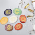 Miniatyrbilde 5 av 5: Chakra Krystallsett, Chakra Reiki Graverte Pebble Stones Gull Utformede Tegn Polerte Krystaller Balanserende Edelsten Åndelig For Holistisk Helbredelse
