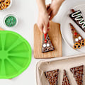 Miniatyrbillede 5 af 5: 2 stk. silikone kagesconeform, trekant 8 hulrum pizzakageform, indvendig diameter 4 tommer kageform diy køkken bageforme (grøn)