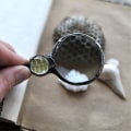 Miniatyrbillede 3 af 3: Forstørrelsesglas Halskæde Gave, Læseforstørrelsesglas Vedhæng Halskæde Til Ældre, Forstørrelsesglas Til Bøger, Aviser, Læsesmykker（Gul）