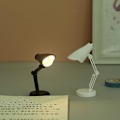 Miniatyrbillede 2 af 5: 2 stk. LED Mini Skrivebordslampe Foldbar Nat Læselampe Til Hjem Stue Computer Nattelys Briller