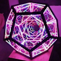 Miniatyrbillede 2 af 5: Led Art Lampe USB Opladning Justerbar Farve Dekor Natlampe Infinity Dodekaeder Farve Art Lampe
