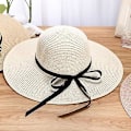 Miniatyrbild 2 av 5: Kvinnors Halmhatt Sommar Bowknot Strand Fällbar Hattar Uv-skydd Bred Brätte Floppy Damer Herrar Halm Solhatt Packable Semester Strand Vit（vit）