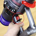 Pikkukuva 5 / 5: Erittäin vahva virtapainike Dyson V11/v10 -pölynimuriin