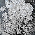 Miniatyrbilde 5 av 5: Juledekorasjon 1000 stk Snøfnugg Konfettidekorasjoner-julevinter snøfest