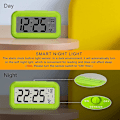Miniatyrbild 4 av 5: Digital väckarklocka, batteridriven, med smart nattlampa, datum, rumstemperatur, LCD-elektronisk klocka för sovrum, hem, kontor, vardagsrum - rosa