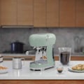 Miniatyrbillede 3 af 4: Espresso - SMEG - ECF02PGEU - 15 bar - Thermoblok - Varm vand