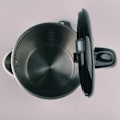 Miniatyrbillede 4 af 4: Elektrisk kedel i rustfrit stål 1,2L 1500W röd och svart