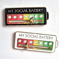 Miniatyrbillede 4 af 5: Social Battery Pin - Min sociale batteri kreative reversnål, sjov emalje følelsesmæssig