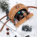 Miniatyrbild 2 av 5: Rund rottingväska, bohemisk rottingväska handgjord rund vävd väska för kvinnor sommar strandväska klassisk rotting axelväska chic halm crossbody väska