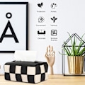 Miniatyrbild 5 av 5: Vävnadsasköverdrag, Rektangulärt Vävnadsaskhållare, Modern PU-Läder, Snygg Rutmönster för Vardagsrum, Dekorativ Hylla