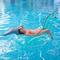 Miniatyrbild 3 av 5: Transparent Glitter Uppblåsbar Enhörningsboj, Jätteuppblåsbar Leksak Havsstrand Flotation, Uppblåsbar Poolmadrass för Barn Vuxna（XL）