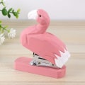 Miniatyrbillede 4 af 5: Flamingo Mini Dyrehæftemaskine Nyhed Træhæftemaskine Levende Håndlavet Træhæftemaskine, Skrivebordsdekoration til Skolekontor Børneartikler Pink