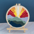 Miniatyrbild 1 av 5: Serie av Scenery Punch Needle Broderi Starter Kits Punch Needle Tool Threader Fabric Broderi Hoop Garn Matta Punch Needle Volcano Eruption 9.45 x 8.94 x 0.39