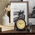 Miniatyrbild 2 av 4: Retro kreativ klocka Nordisk enkel väckarklocka student tyst lysande skrivbordsklocka