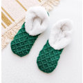 Miniatyrbild 2 av 4: Tofflor - Damtofflor, Fluffiga Sockar