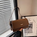 Miniatyrbild 2 av 5: Höst ny stil stad enkel mode en axel under