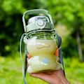 Pikkukuva 1 / 5: 1 850ml sammakkovesipullo, karhuvesipullo hihnalla ja