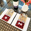 Miniatyrbillede 4 af 5: 12-pak Julebestikposer - Rød og Sort Plaid Linned, Køkkenbestikholder, Julebestikposer, Hjemmebord