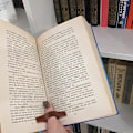 Miniatyrbillede 7 af 7: Valnød Bogmærke, Håndlavet Tommelholder, Træbogslæser, Romanlæsningstilbehør, Usædvanlige Gaver til Læsere, Bogelskere