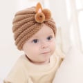 Miniatyrbild 3 av 4: Stickad Bebishatt, Pullover, Spädbarnshatt, Kaninhatt apricot