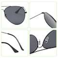 Pikkukuva 4 / 4: Klassinen polarisoidit aurinkolasit Trendikäs värifilm aurinkolasit Unisex Aviator aurinkolasit Musta kehys täysi Harmaa kappale PG3026 Black frame full Gray piece