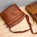 Miniatyrbild 5 av 5: Mjuk PU Crossbody Väska Brun