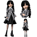 Pikkukuva 3 / 5: Wednesday-nukke ja tarvikkeet, Addams Family -kokoelma Thingin ja reppun kanssa
