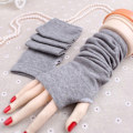 Miniatyrbillede 2 af 2: Dame 1 par fingerløse arm lange handsker varmere striber tryk light grey