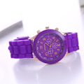 Pikkukuva 1 / 9: Kvartsirannekello Lila purple