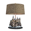 Pikkukuva 4 / 4: Bradford Exchange Harry Potter Hogwartsin linna Luminous-veistos pöytälamppu