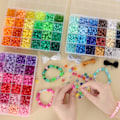 Pikkukuva 4 / 7: 4700 st, 72 väriä Pony Beads Rainbow Kandi Bead -rannekorusarja, 3600 st 9 mm muovihelmiä ja 1000 st kirjainhelmiä, aakkoshelmet rintaliiveihin 72 colors
