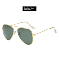Pikkukuva 1 / 4: Klassinen polarisoidit aurinkolasit Trendikäs värifilm aurinkolasit Unisex Aviator aurinkolasit Kultakehys tummanvihreä kappale PG3026 Gold frame dark green piece